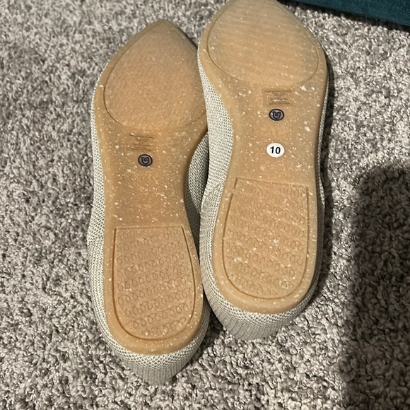 Metallic Gold Rothy’s Points - Picture 3 of 3